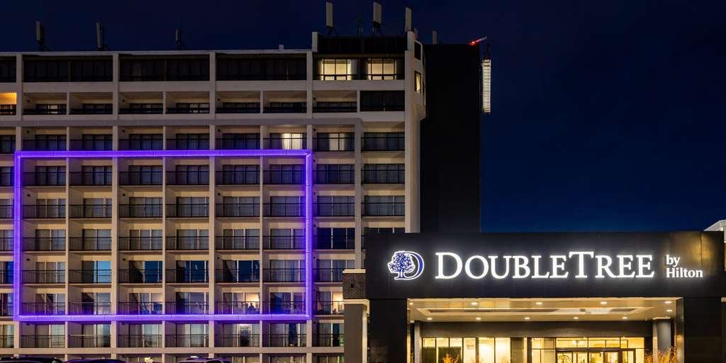 Doubletree By Hilton Calgary North Hotel Exterior foto